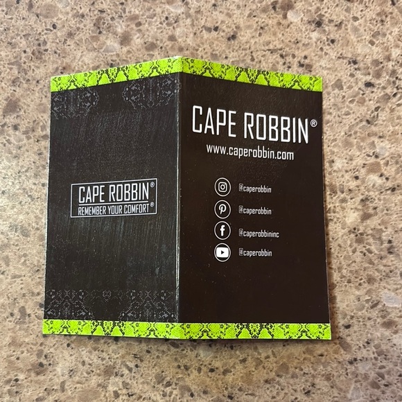 Cape Robbin Transparent and Gold Heels - Picture 9 of 10